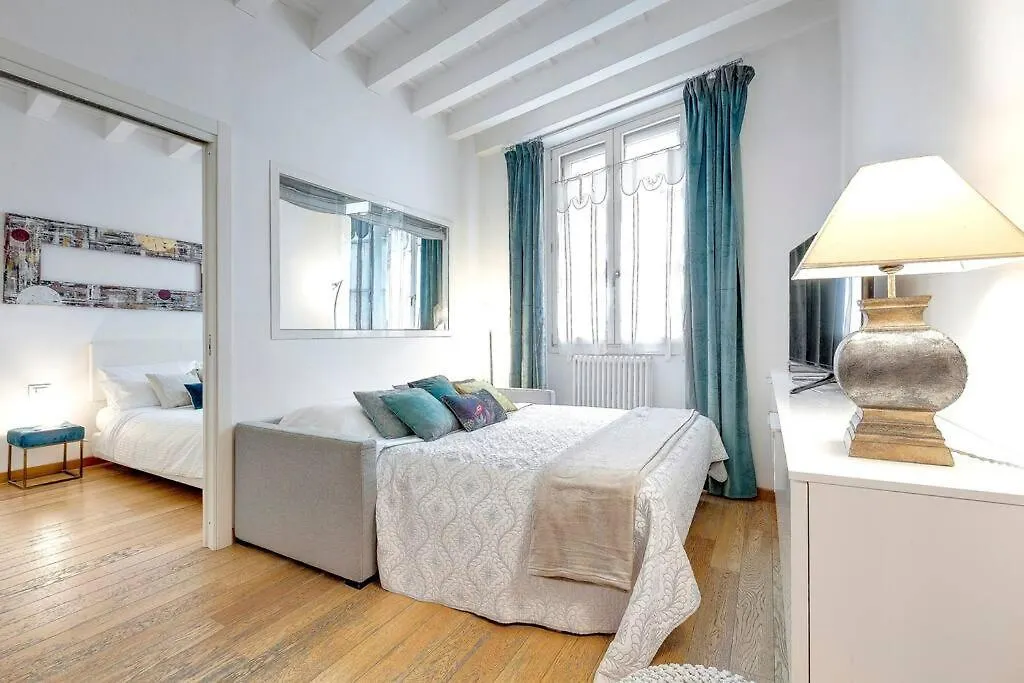 Santa Croce Loft Di Design Apartment Florence Italy